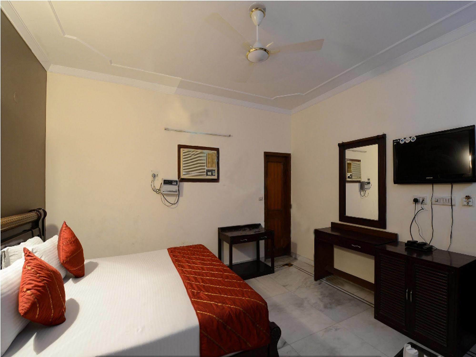Hotel Vishal residencia Nueva Delhi Exterior foto