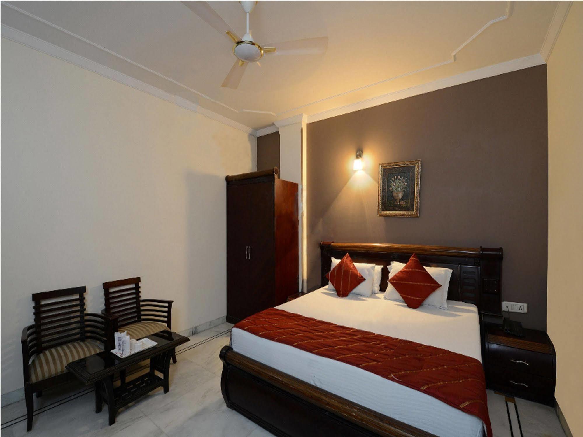 Hotel Vishal residencia Nueva Delhi Exterior foto