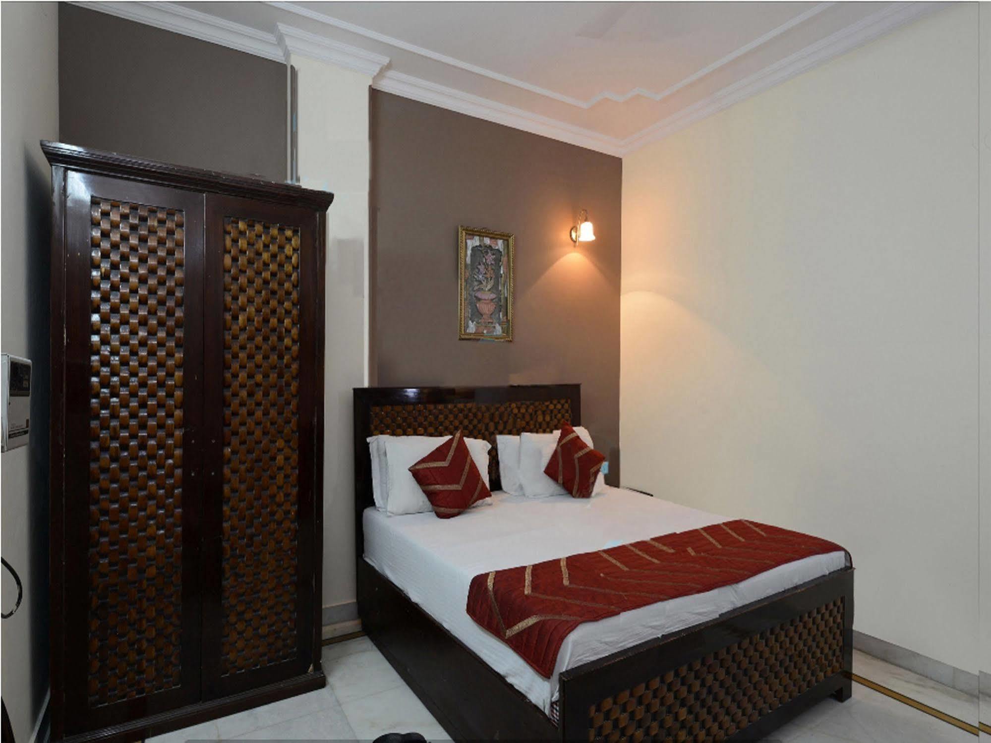 Hotel Vishal residencia Nueva Delhi Exterior foto